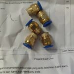 Konektor Fitting pneumatic lurus drat 1/4 selang 8 mm PC 8 - 02 KB52