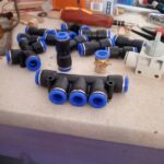 8 mm Fitting slip lock 5 way lubang selang pneumatic Connector KC01
