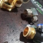 10mm x 1/2 Fitting Pneumatic Metal Elbow L Selang 10mm drat 1/2 " KH45