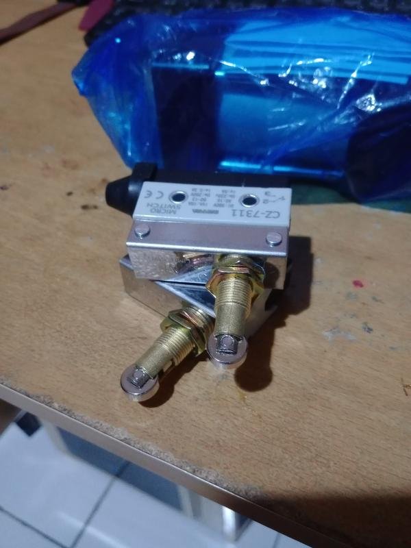 CZ-7311 CZ7311 TZ CZ 7311 Micro Limit Switch Momentary Roller PK57