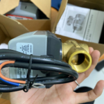 VN4013 DN20 3/4 Inch 2 Way Motorized Valve 220VAC BSPP 500mm Cable KM41