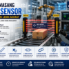 Teknisi memasang Area Sensor pada sistem conveyor industri dengan posisi emitter dan receiver yang sejajar untuk menghasilkan deteksi objek yang lebih akurat.